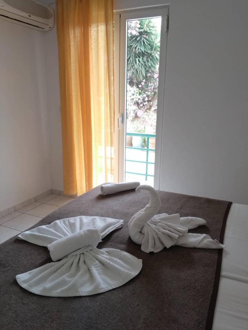 Hiona Seaside Apartment เอลุนดา ภายนอก รูปภาพ