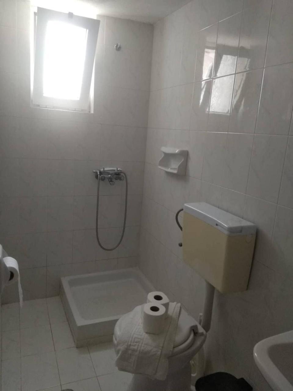 Hiona Seaside Apartment เอลุนดา ภายนอก รูปภาพ