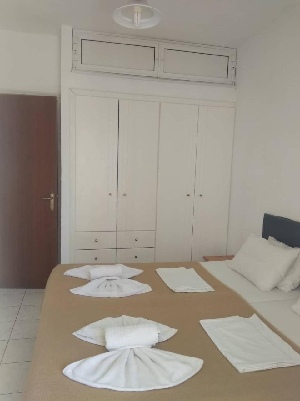 Hiona Seaside Apartment เอลุนดา ภายนอก รูปภาพ